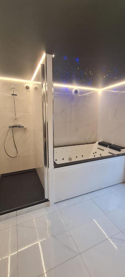 Le Sainte Jeanne Otel Cormeilles-en-Vexin Dış mekan fotoğraf